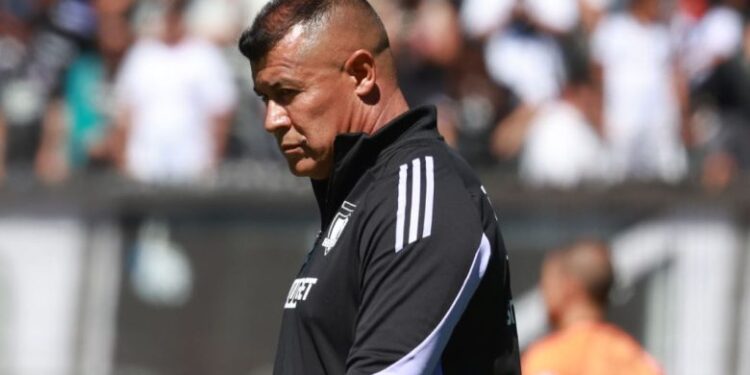 Jorge Almirón volvió a Chile y se refirió a los clásicos con Colo Colo: “Es bacán jugar esos partidos”