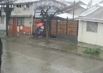 Delincuente en bicicleta reincide: Hombre agredió a mujer para robarle en Angol.