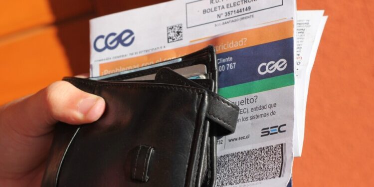 Malas noticias para Biobío y Chile: habrá un nuevo aumento en las tarifas de electricidad a partir de esta semana.