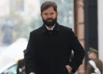 El presidente Boric recibirá en La Moneda a los líderes de Brasil, España, Colombia y Uruguay para la cumbre “Democracia Siempre”.