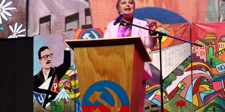 Encuesta Criteria: Jara se impone en la primera vuelta, pero no logra superar a Kast ni a Matthei en la segunda.