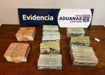 Segundo chofer de bus La Paz – Arica trató de ingresar a Chile con paquetes que llevaban $40 millones y US$380 mil en efectivo.