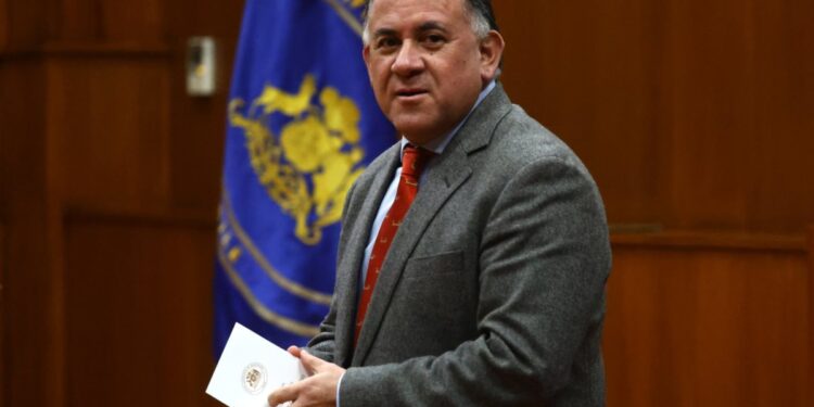 El diputado Aedo se convertirá en el primer militante de la DC en unirse al comando de Jeannette Jara.