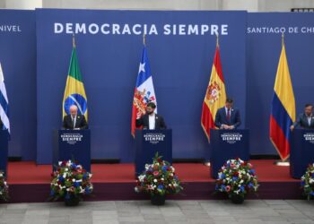Presidente Boric se defiende ante críticas por cumbre progresista: «Siempre es un buen momento para fortalecer la democracia»