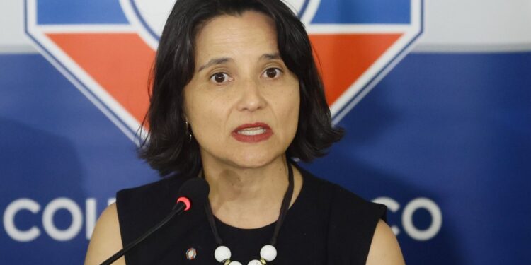 Presidenta del Colegio Médico por actos de violencia en centros asistenciales: «Agotan a los trabajadores de la salud».