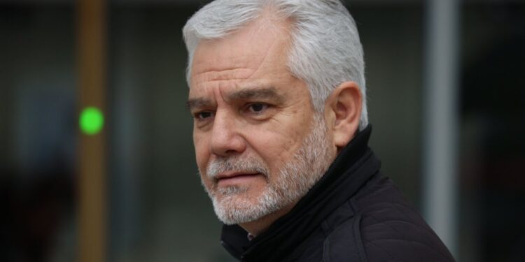 Presidente de la ANEF asegura que el control digital de asistencia «ya está implementado» tras el mandato de la Contraloría.