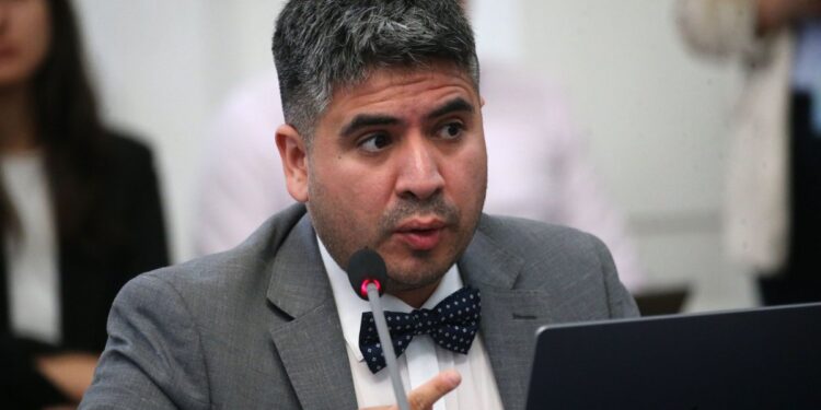 Lagomarsino apoya la investigación en Serviu tras la denuncia por el rechazo de viviendas ofrecidas a damnificados del megaincendio.