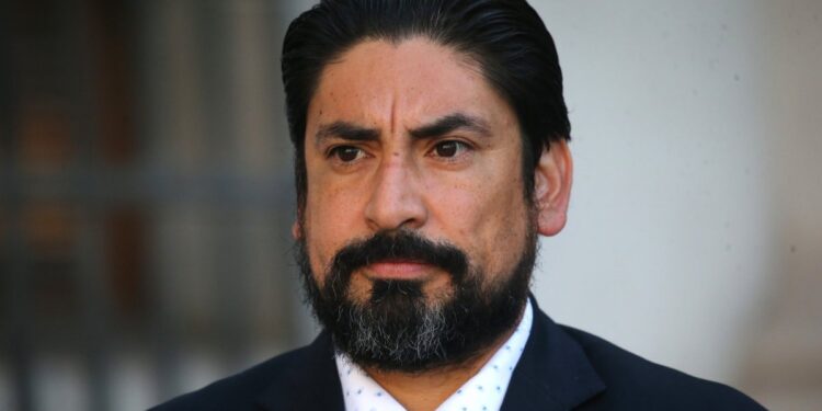 Diputado Oyarzo destaca la distancia con la oposición: «En el oficialismo hay unidad, mientras que en la derecha solo hay conflictos.»