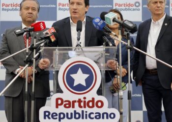 Republicanos formaliza acuerdo electoral con los partidos Nacional Libertario y Social Cristiano.