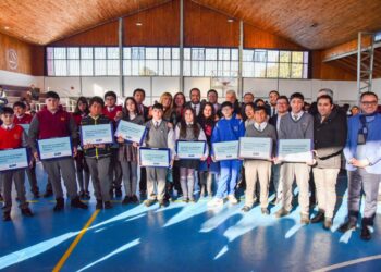 Beca TIC promueve la igualdad digital con la reciente distribución de computadores en Maule.