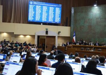 Cámara da luz verde a reforma que aumenta penas para jóvenes en delitos graves.