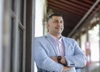 Cuando la calle enseña lo que la sala de clases dejó atrás, por Juan Catalán.