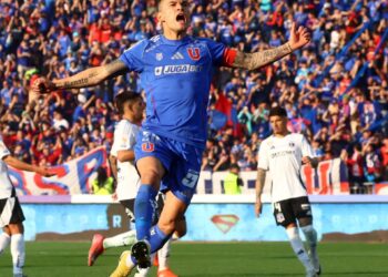 La U gana el clásico, dificulta el camino a Colo Colo y se acerca a la cima.