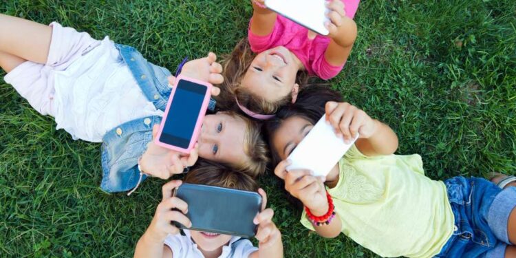 Niños siempre en línea: ¿Cómo apoyarlos?