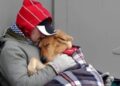 Hombre en situación de calle fallece por el frío en Argentina: se negó a dejar a su perrito.