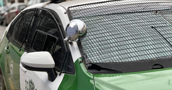 Violento asalto a un abuelo en La Reina: los atacantes iban de uniforme escolar.