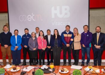 Colaboración entre varios alcaldes de la RM y EtM.