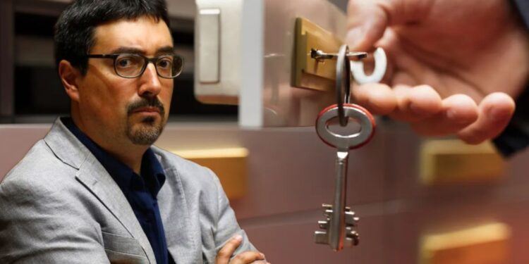 “Ningún banco lo detectó”: Senador Latorre exige levantar secreto bancario tras millonario lavado del Tren de Aragua