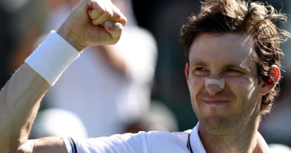 Jarry vuelve a hacerla en Wimbledon y se mete en tercera ronda tras aplastar a Learner Tien.