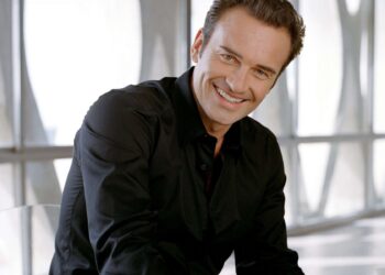 El actor Julian McMahon, conocido por su papel en Nip/Tuck, ha fallecido a los 56 años tras luchar contra el cáncer.