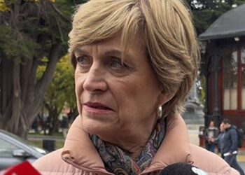 Evelyn Matthei denuncia una campaña «asquerosa» en su contra por los rumores de alzhéimer.