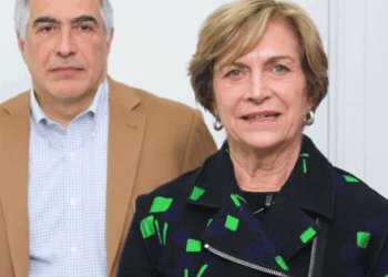 Evelyn Matthei pone en pausa la acción judicial por “campaña sucia”, pero lanza una advertencia clara.