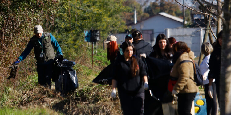 Vecinos de Sarmiento se organizan para lograr un barrio más limpio.