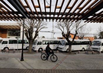 Inauguran la nueva Plaza de Armas y anuncian una significativa inversión en vehículos para Cabrero.