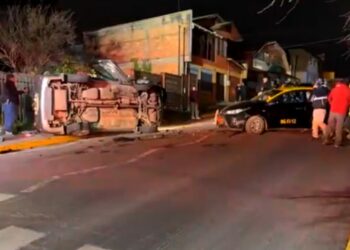 Accidente con volcamiento deja a una persona gravemente herida en Nacimiento.