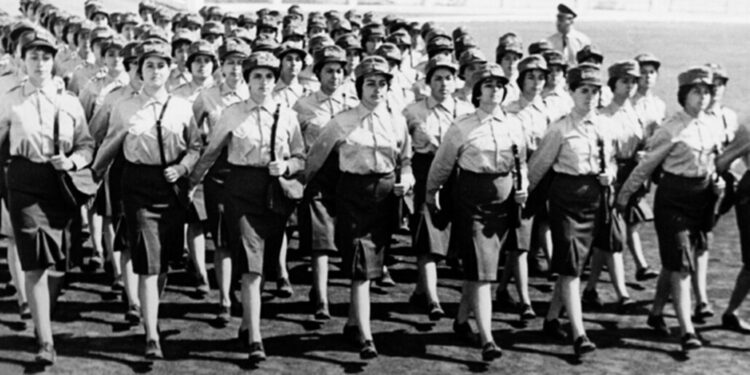 Un acontecimiento histórico: la inclusión de la mujer en Carabineros de Chile en julio de 1962.