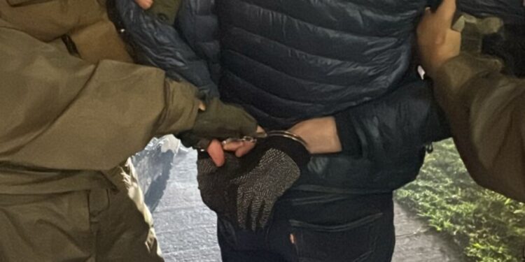 Dos personas fueron arrestadas en Quilleco mientras comerciaban sustancias ilegales en la Villa Mercedes.