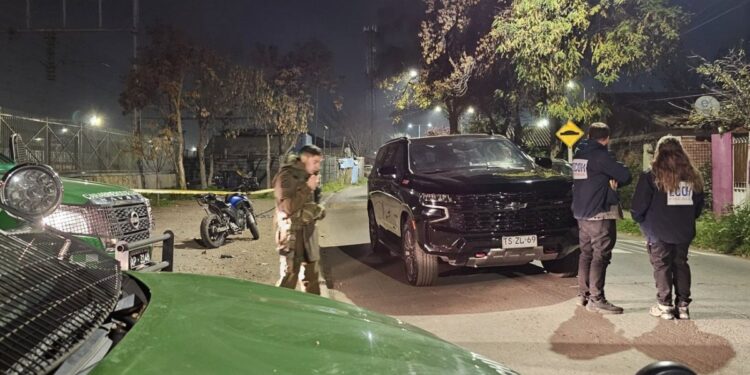 Un muerto y un herido tras un ataque a balazos desde un vehículo en Pedro Aguirre Cerda.