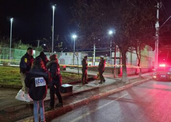 Noche violenta en el Gran Santiago: dos asesinatos y un adolescente en estado crítico tras disparos.