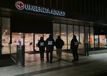 Adolescente de 16 años se encuentra en estado crítico tras recibir disparos en Cerro Navia.