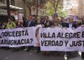 Autoridades municipales se manifiestan en La Moneda demandando justicia por María Ignacia González.