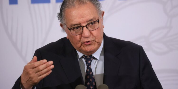 Huenchumilla asume como Presidente de la DC: ‘Hemos tomado una decisión democrática tras un extenso debate’