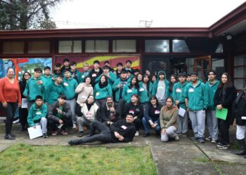 Estudiantes de The Mission College disfrutan de una experiencia inmersiva en la Galería Activa de BAJ Los Lagos.