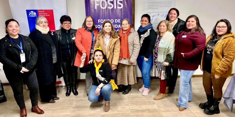 Mujeres de Villa Francia mejorarán su educación financiera gracias al apoyo del FOSIS.