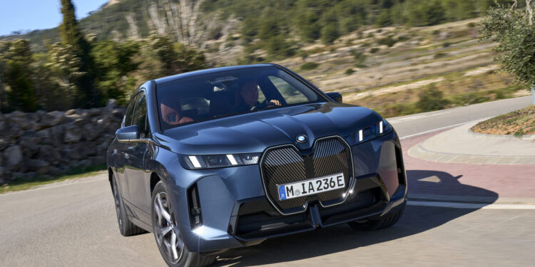 El SUV eléctrico de lujo con mayor potencia y autonomía.