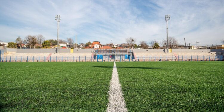 Vuelve el fútbol amateur al Estadio Municipal de Concón tras nuevo acuerdo.