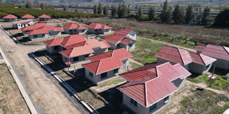 Después de 20 años de espera, se reanudan las obras de viviendas sociales en la zona rural de Panquehue.