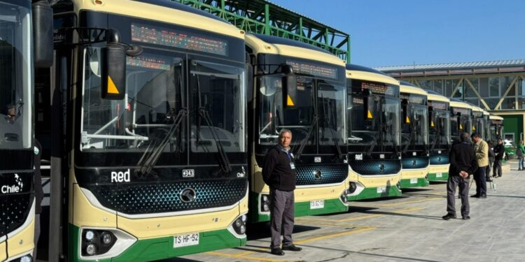 Resaltan la reducción en la tarifa del transporte público para personas mayores en Valparaíso y en todo el país.