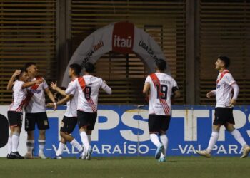 San Marcos cayó ante Curicó y puso en peligro su posición de líder en el Ascenso.