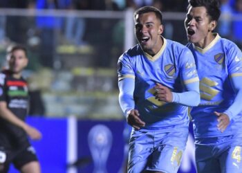 Palestino perdió en La Paz y deberá remontar en Santiago.