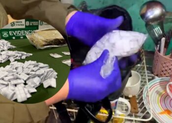 Allanamiento en reconocida villa resulta en la detención de dos mujeres: se confiscaron drogas y objetos relacionados.