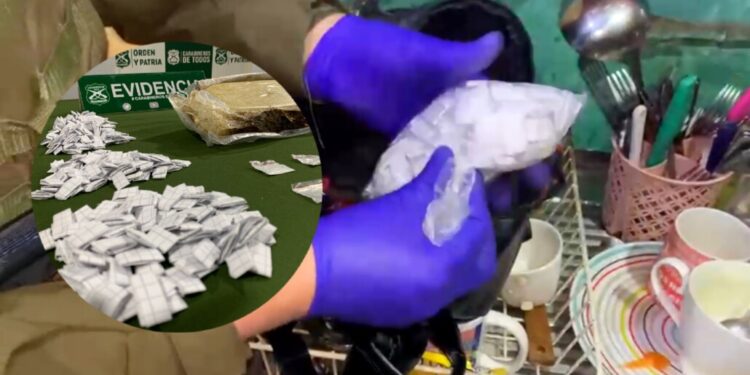 Allanamiento en reconocida villa resulta en la detención de dos mujeres: se confiscaron drogas y objetos relacionados.