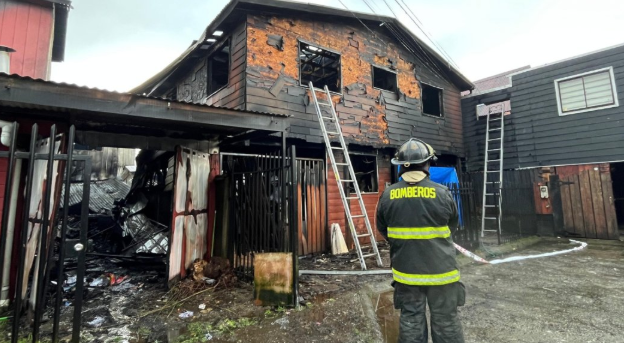 Tragedia en Valdivia: Un incendio cobra la vida de dos niños, su abuela y su tía.