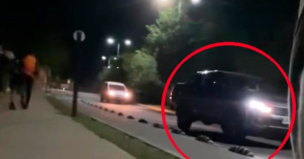 [CHICUREO] Dueño de casa agresivo persigue y amenaza de muerte a estudiantes tras el «ring ring raja»