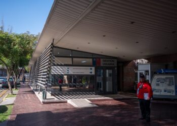 Médicos del Hospital «El Pino» renuncian y suspenden horas en gastroenterología.