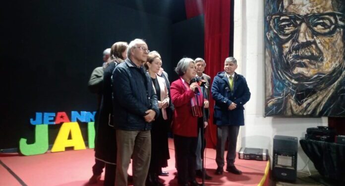 Partidos de gobierno se juntan con Jeannette Jara para coordinar su campaña.